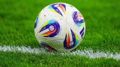 18 Uhr: Leverkusen - Bayern München