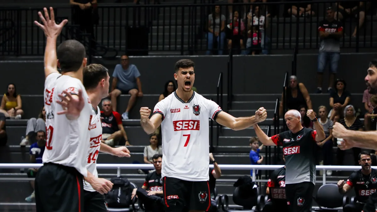Sesi-Bauru aproveita cartões vermelhos e vence o Itaquá no Paulista de vôlei masculino