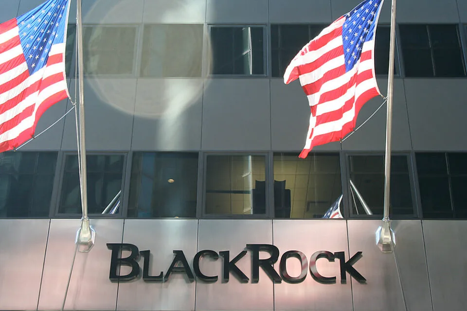 BlackRock financia operações da TotalEnergies em África com 1,5 mil milhões