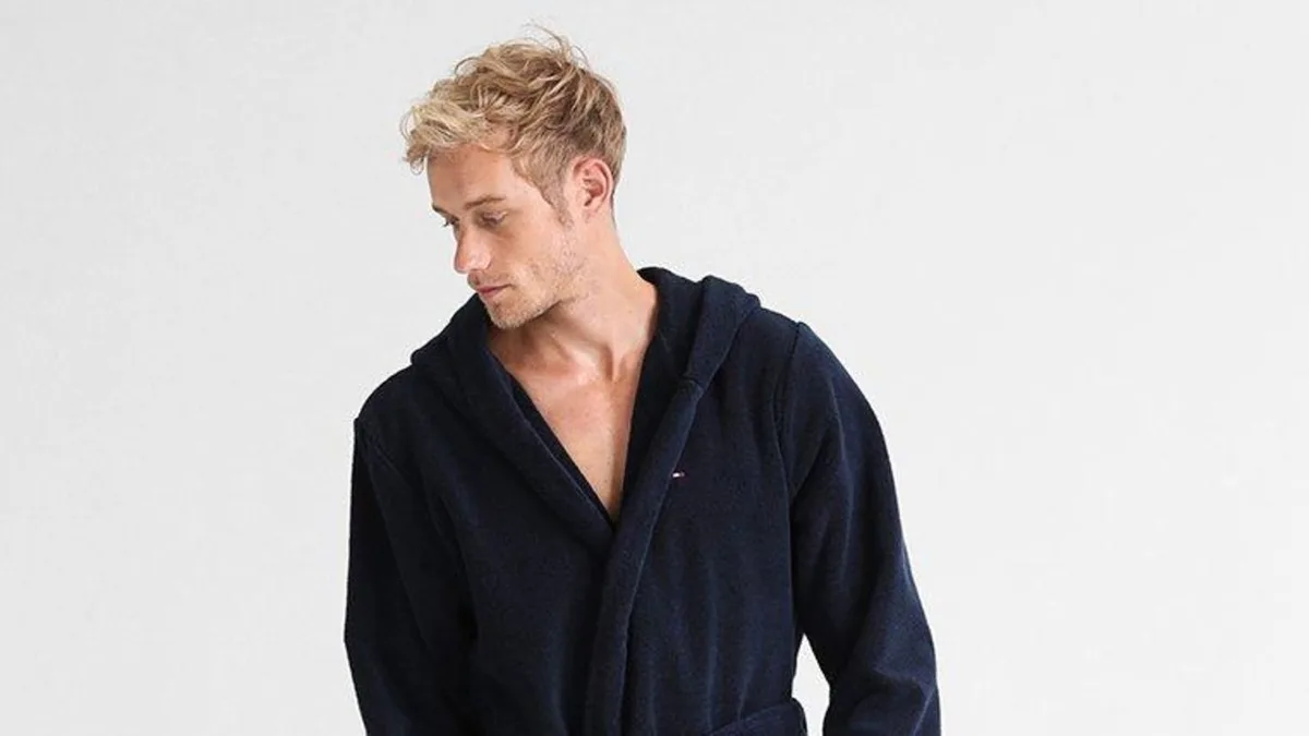 40 Prozent Rabatt: Perfekt für Sauna, Spa und Zuhause: Hilfiger-Bademantel zum Toppreis