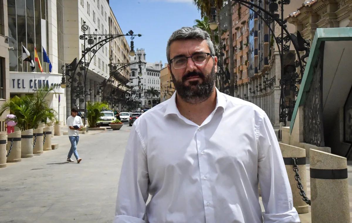 Melchor León, socialista crítico con la gestión de la crisis en Ceuta: “Que un gobierno de mi partido nos abandone es muy triste”