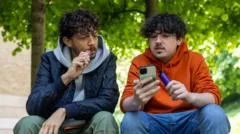 Nicotine vapes best chance to quit smoking, major review finds