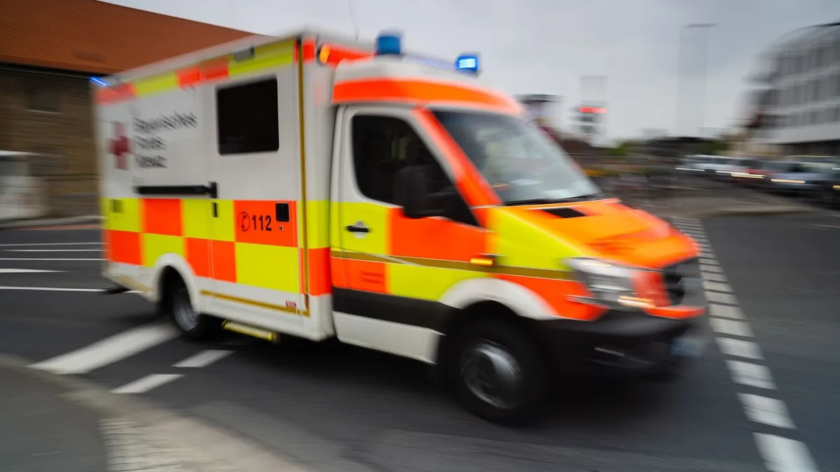 Unfall im Landkreis Lindau: Motorradfahrer stirbt nach Zusammenstoß mit Auto