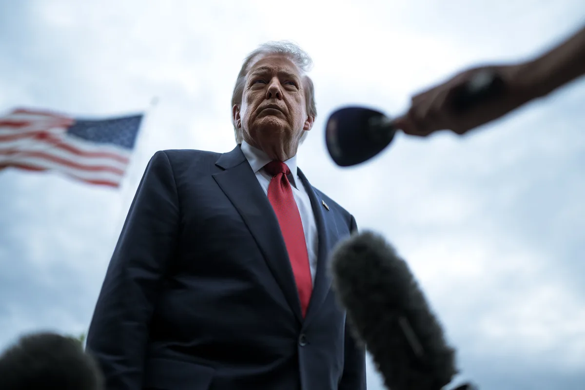 Crusoé: Trump exige rendição do Irã e ameaça bombardear Omã