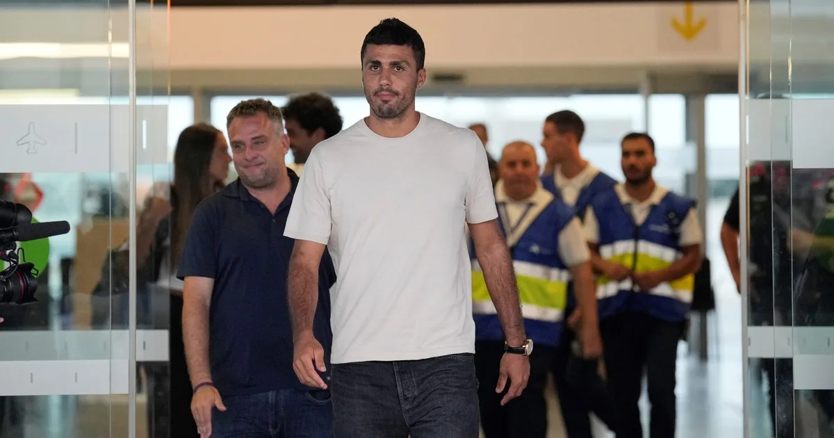 Rodri aterrizó en España y está listo para firmar con Barcelona: "Vamos por la Champions"