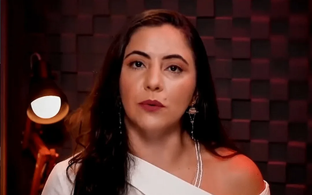Apoiadores de Flávio Bolsonaro e Nikolas Ferreira agridem jornalista Juliana Dal Piva