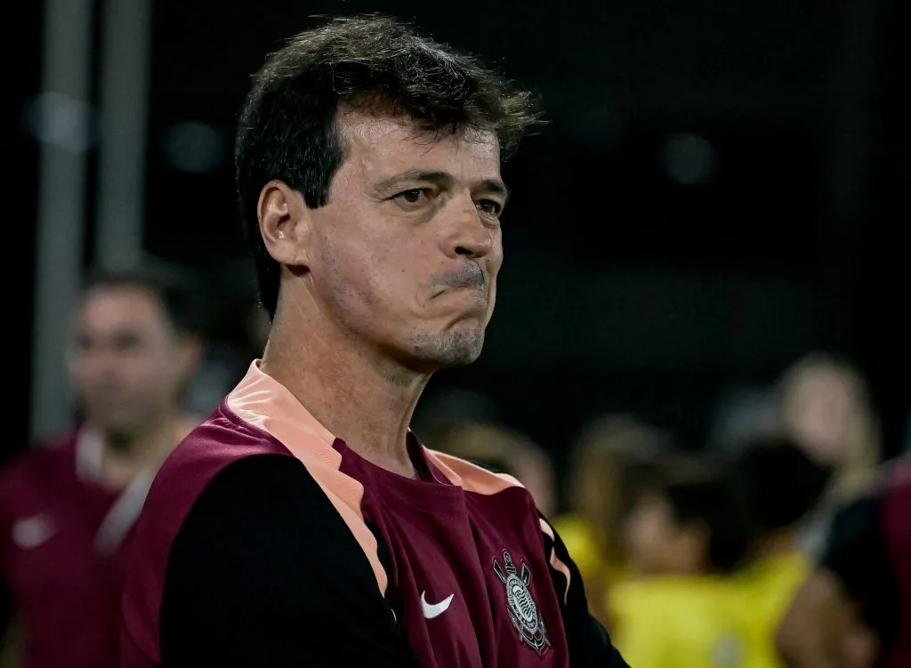 Sem Diniz, Corinthians faz contato por ex-rival e estuda outras opções; veja lista