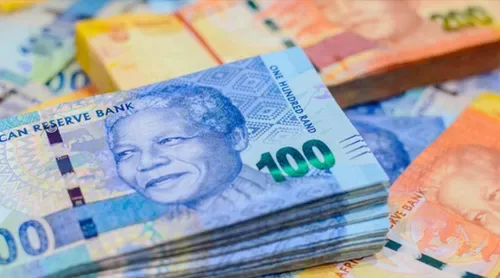 Ramaphosa, is that you? 64 percent of South Africans are keeping cash out of the bank
