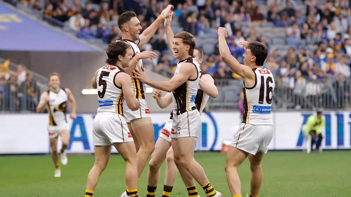 Watson takes jaw-dropping mark as Hawks crush Eagles