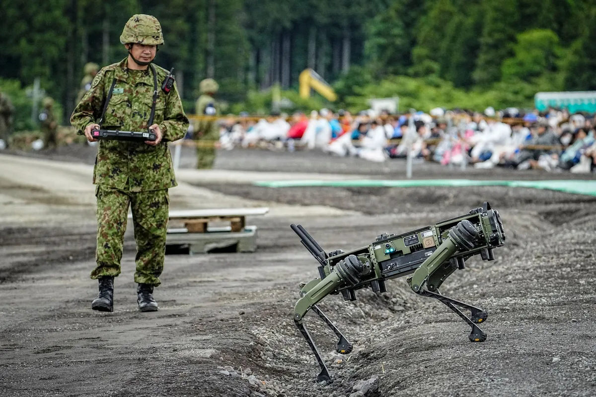 Japon : des dépenses militaires à un niveau record, portées par l’IA