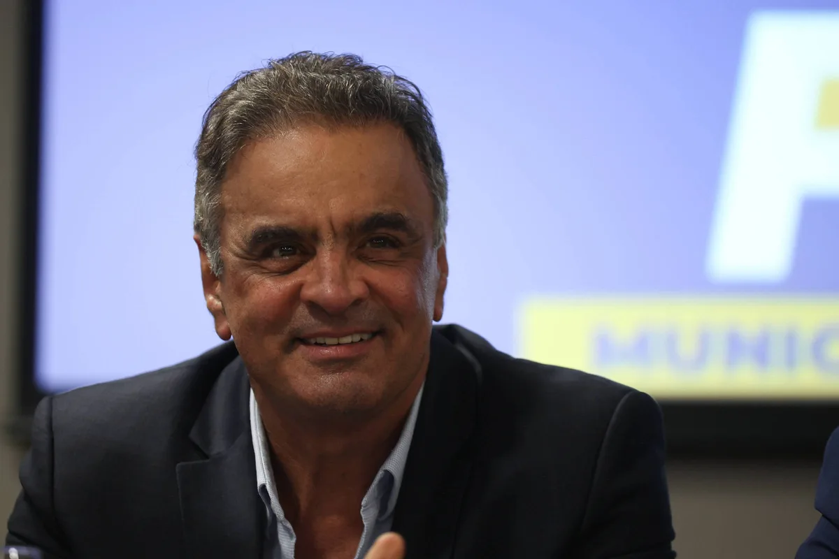 Aécio deve anunciar candidatura ao Senado por MG usando brecha na lei eleitoral