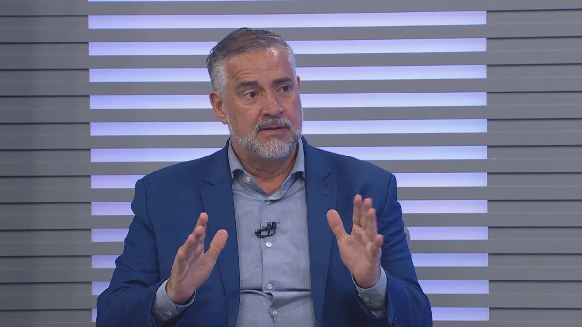Paulo Pimenta (PT) propõe tornar Compra Assistida programa permanente para famílias atingidas por desastres, em entrevista à RBS TV
