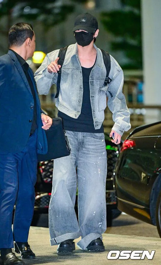 [사진]BTS 정국, '훈훈함 뽐내며 출국'