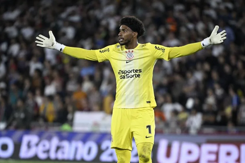 Le gardien Hugo Souza et le Corinthians dénoncent des insultes racistes durant leur match de Copa Libertadores en Argentine