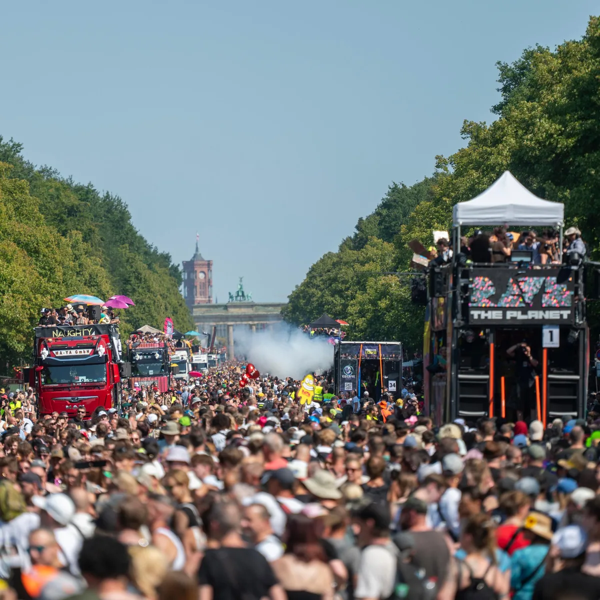 Berlin - Techno-Parade "Rave the Planet" zu Ende gegangen