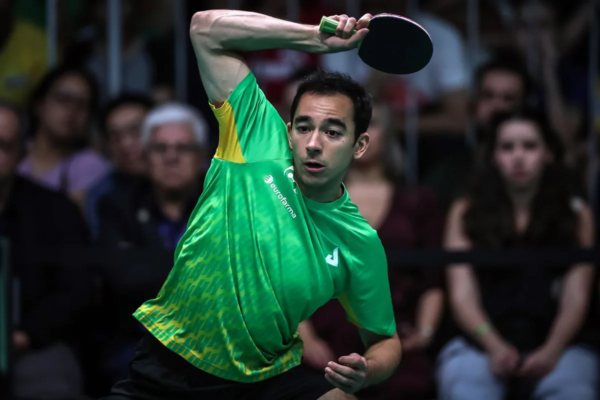 Hugo Calderano vence francês algoz das Olimpíadas para ir à semifinal do Smash da China
