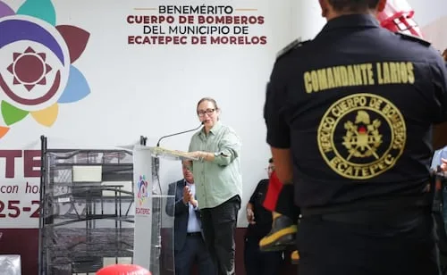 Bomberos de Ecatepec celebran 50 años de servicio; recuerdan décadas de atención a emergencias