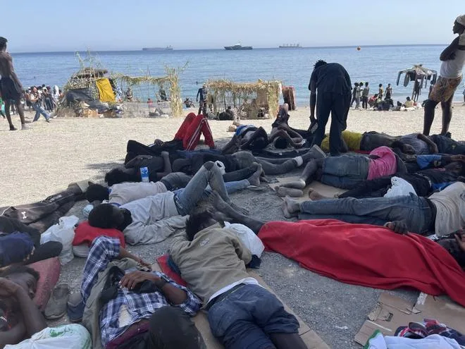 La Guardia Civil, a los migrantes en redes sociales: "Si logras cruzar, te devolverán"