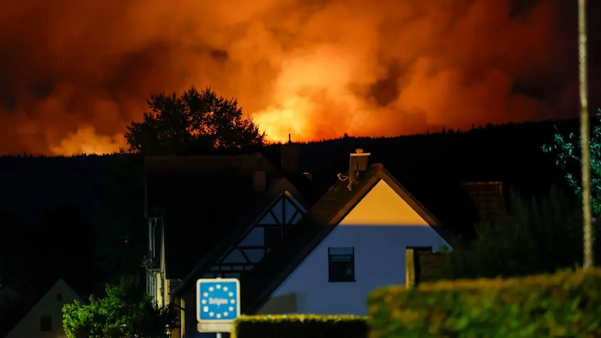 Brandherde kurz vor deutschen Häusern - Flammen nur noch 300 Meter entfernt!
