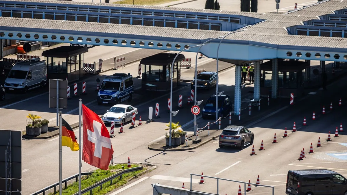 An der Grenze zur Schweiz: Zoll findet zwölf Kilogramm Kokain in Reserverad