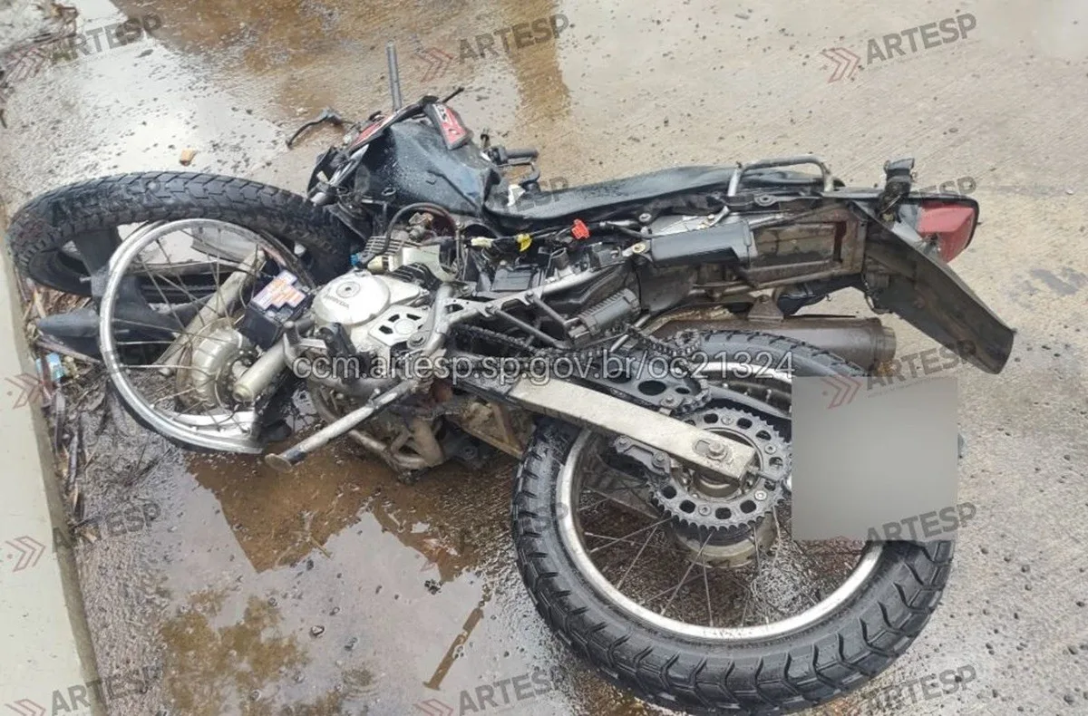 Motociclista morre após ser atingido por carro em estrada vicinal de Presidente Bernardes