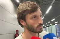 Torcedores do Grêmio xingam Luís Castro e pedem a volta de Renato Gaúcho