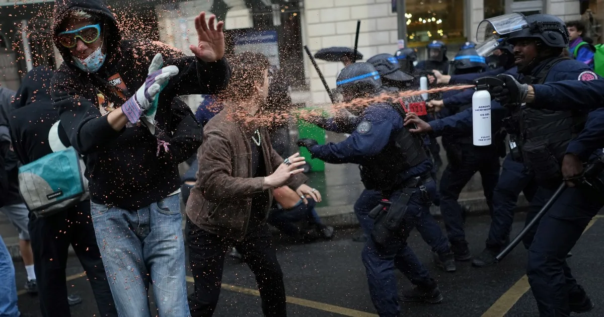 En medio de las protestas estudiantiles en Francia, un alumno de 14 años dispara contra el director y una profesora de su escuela