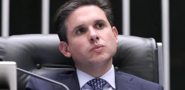 PL resiste à reeleição de Motta, que articula reação com Centrão e esquerda