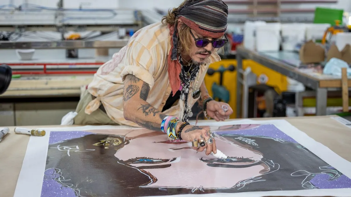 Comeback: Johnny Depp ist zurück – und stellt in einem deutschen Schloss aus