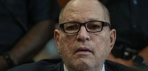Harvey Weinstein muss wegen Sexualverbrechen 15 Jahre in Haft