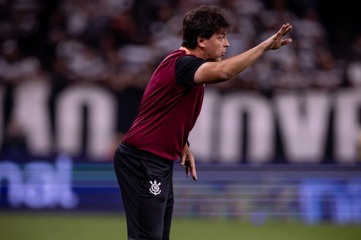 Com Depay no banco, Corinthians define time para jogo da Libertadores