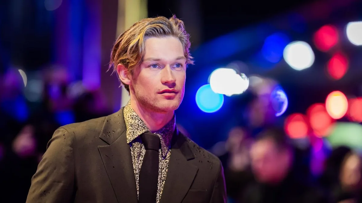 Fernsehen: „Maxton Hall“-Star erinnert sich an Durchbruch im „Club“