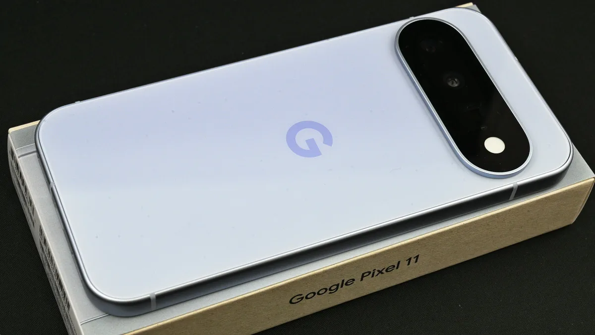 カメラバーを再設計したGoogle Tensor G6搭載スマートフォン「Google Pixel 11」外観レビュー