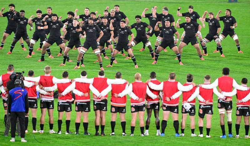 NEWSFLASH: Lions player dies from suspected cardiac arrest in French hotel