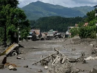 Crue dévastatrice au Népal et au Tibet : le bilan grimpe à 160 morts, la police népalaise a retrouvé 157 corps