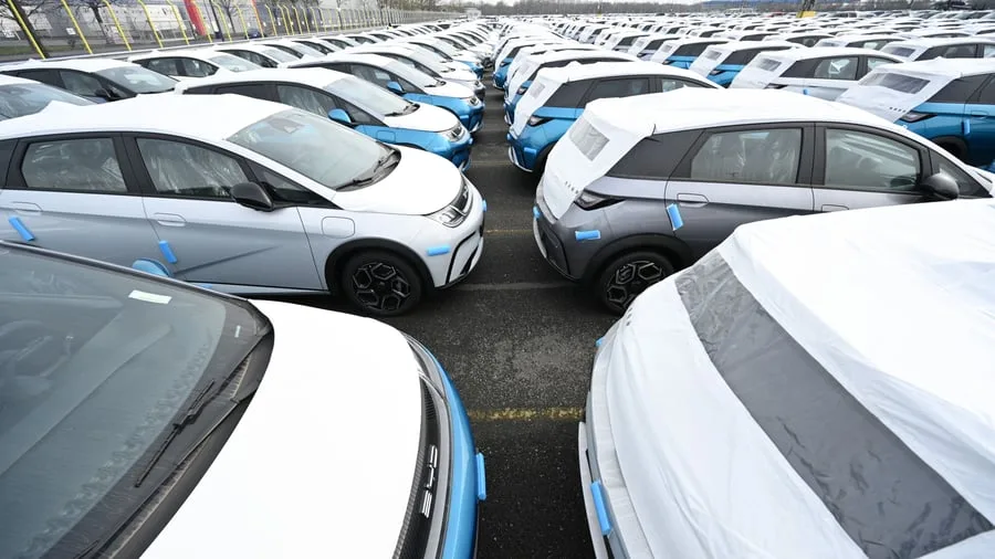 Autoindustrie: Schwäbischer Logistiker lässt Terminal für BYD und Co. in Wilhelmshaven bauen