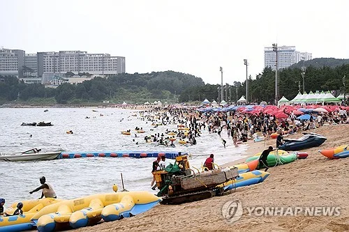 광복절 연휴 마지막날 귀경행렬…부산→서울 최대 5시간 20분