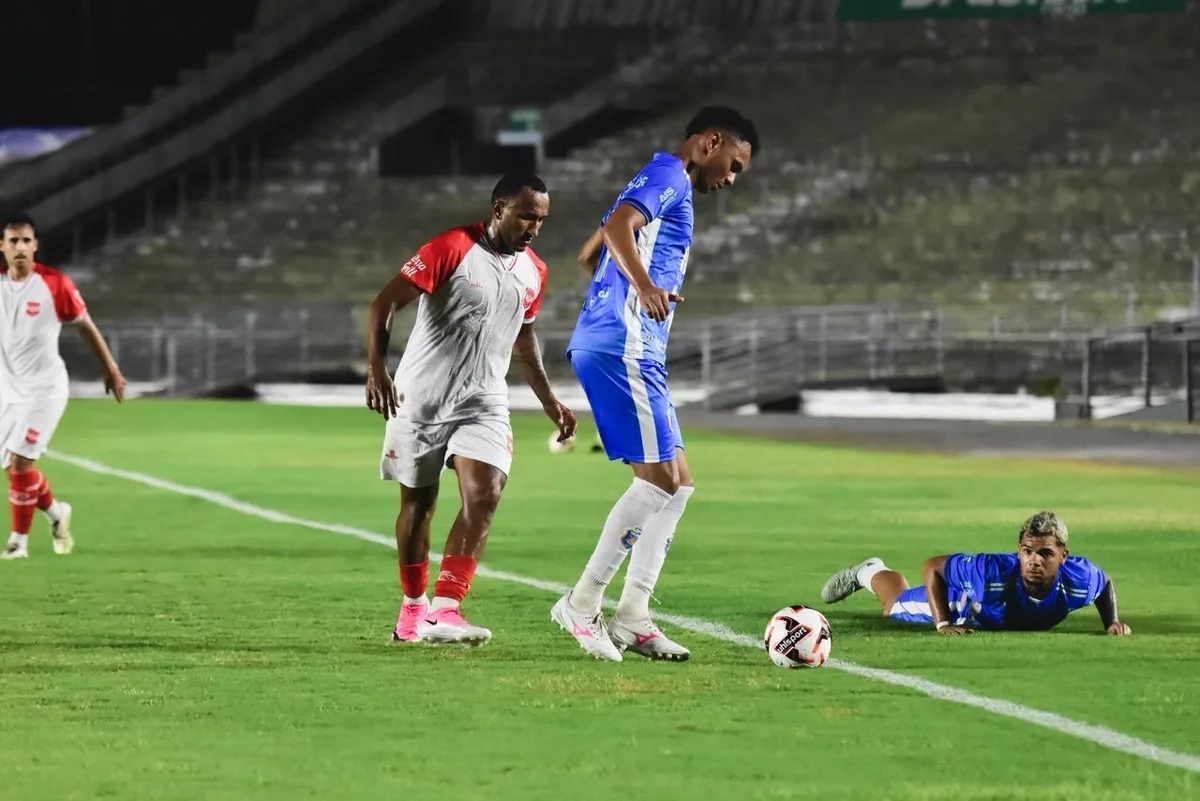 Auto Esporte-PB e Cruzeiro-PB empatam sem gols em jogo com pênalti desperdiçado