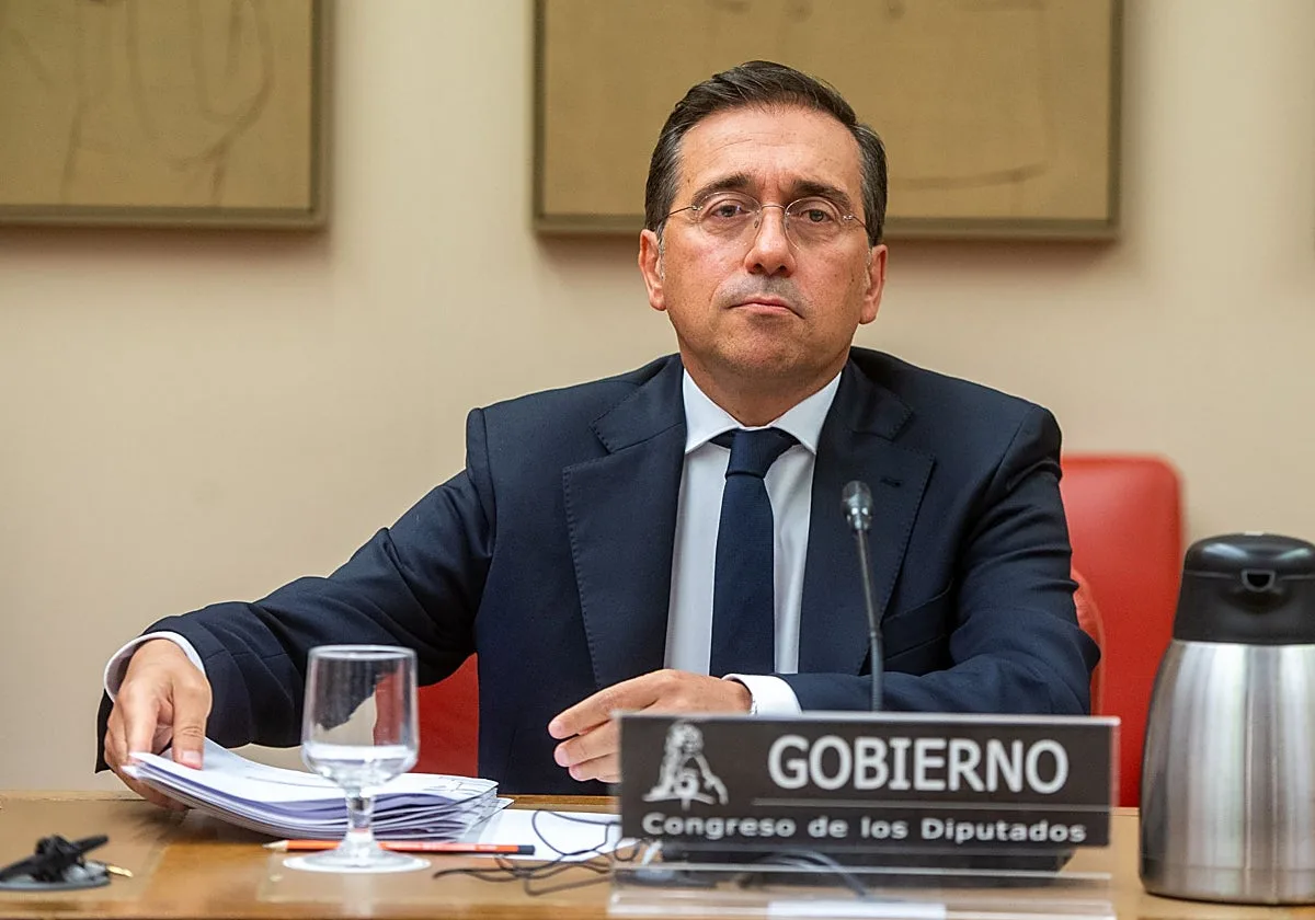 Albares exculpa a Marruecos, acusa a las redes y carga contra Meloni