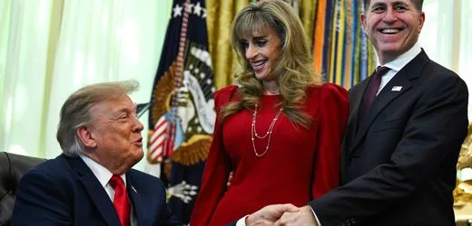 Susan Dell: Warum alle gerade über die Frau neben Donald Trump sprechen