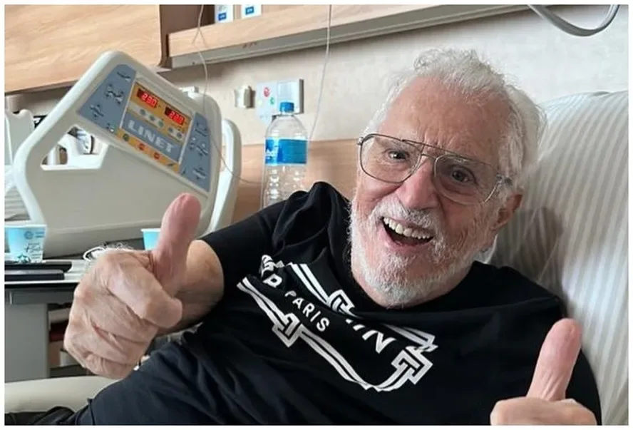Carlos Alberto de Nóbrega, é internado, aos 90 anos, em São Paulo