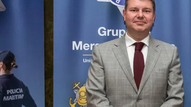 Carrilho acusa MAI: "Proibiu-me de mandar mails. Não queria nada escrito"