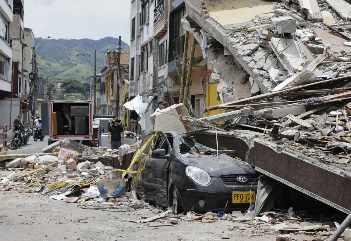 Sube a 288 número de fallecidos y baja a 202 el de desaparecidos por terremoto en Colombia