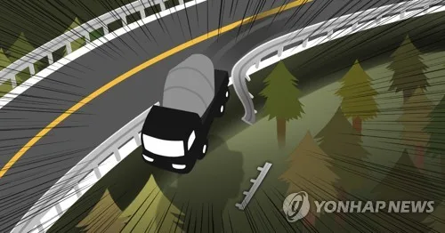 삼척서 7ｍ 낭떠러지 레미콘 추락…60대 운전자 숨져(종합)