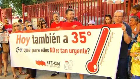 Aulas a más de 30 grados: las familias de Toledo vuelven a protestar ante la falta de soluciones de PP y Vox