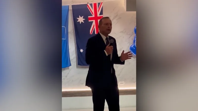 Watch: Tony Abbott performs Tom Jones cover at Liberal fundraiser
