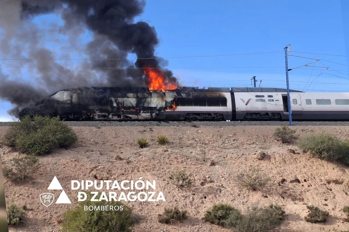 Renfe prevé que todos los trenes afectados por el incendio comiencen a circular a las 23.00 de este lunes