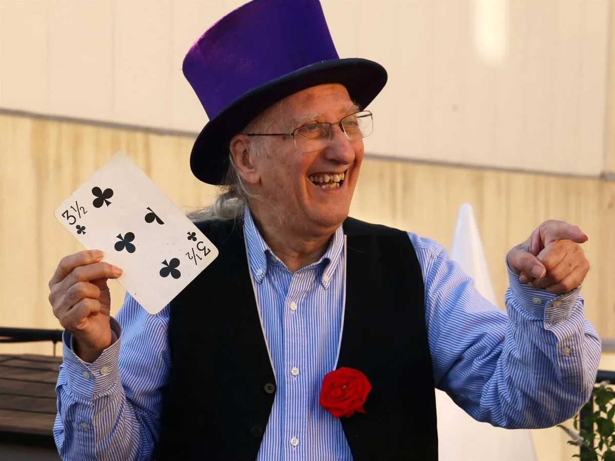 Muere Juan Tamariz, el eterno maestro de la magia