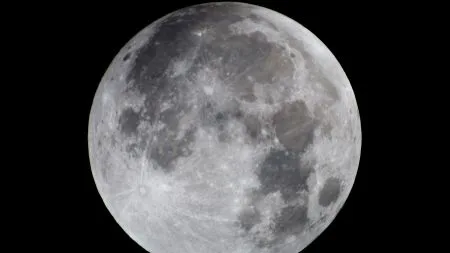 Mondsonde der NASA liefert Bilder von Falcon-9-Absturzstelle