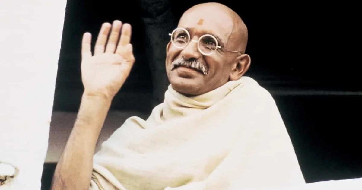 Mahatma Gandhi, pensador hinduista y pacifista: "Vive como si fueras a morir mañana, aprende como si el mundo fuera a durar para siempre"